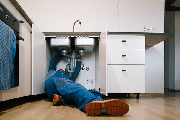 Professional Emergency Plumber technician working in Troy, IL